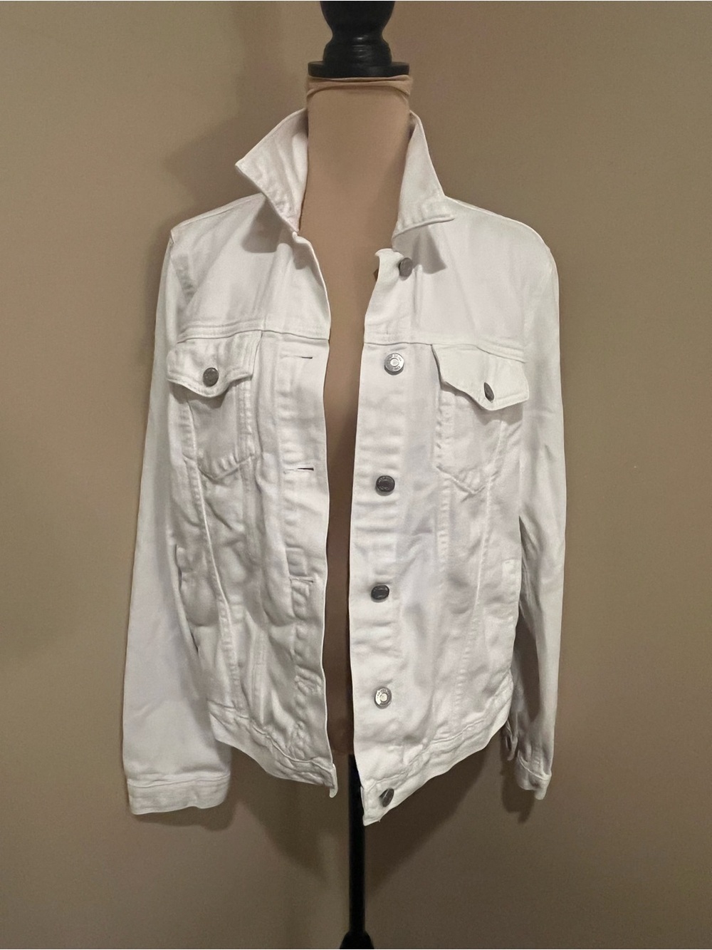 GAP White Denim Jean Jacket -Large Tall